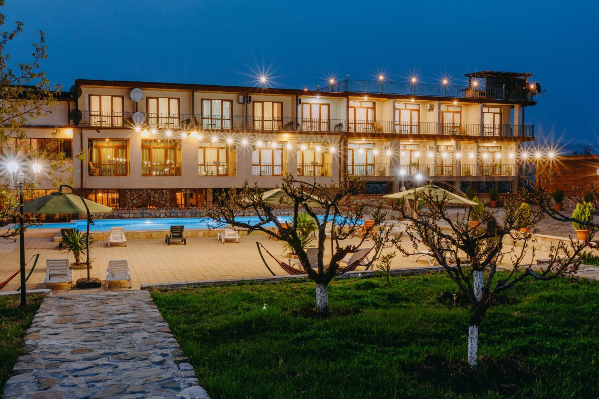 Hotel & Wine Cellar Arge Telavi Bagian luar foto